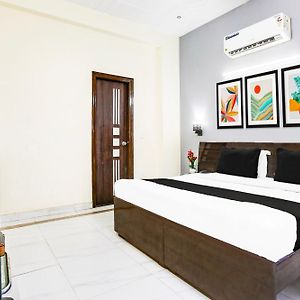 Super Collection O Sector 45 Near Huda Metro Station